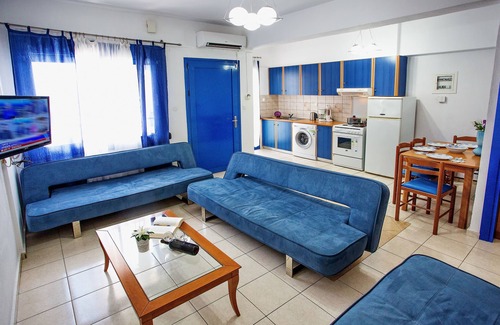 Nea Peramos House | The Blue Apartments and Beach