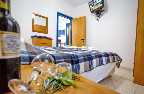 Nea Peramos House | The Blue Apartments and Beach
