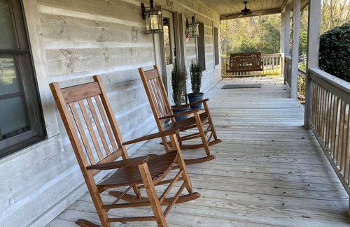 Camden House | The Blue Barn Lodge: Unit 2 Beautiful & Spacious