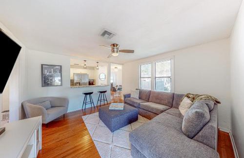 Riverside Heights House | The Blue Bird