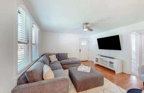Riverside Heights House | The Blue Bird