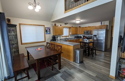 Hale House | The Blue Chalet on Sage Lake! - near boat launch - pontoon available for rent