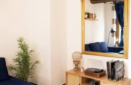 Moulins Apartment | The blue dream