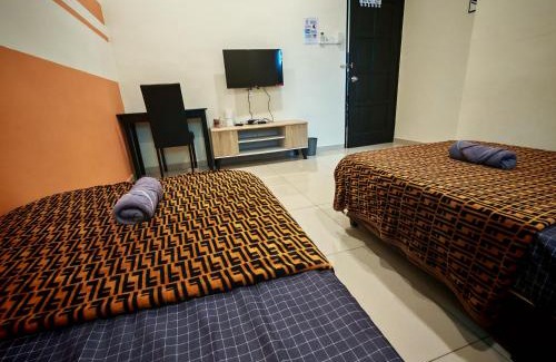 Asam Kumbang House | The Blue Guest House, WiFi, Free Parking, Aulong