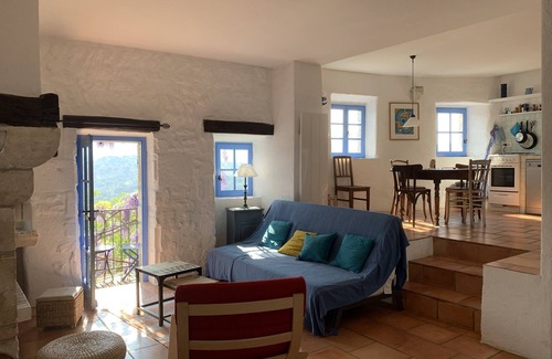 Lagorce House | THE BLUE HOUSE NEAR THE ARDÈCHE GORGES