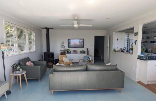 Paekakariki House | The Blue House