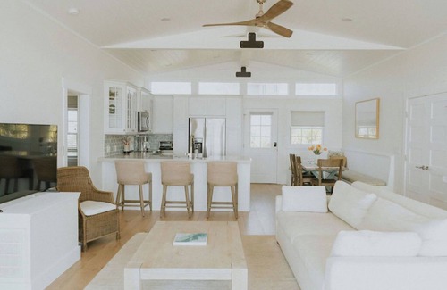 Shell Island House | The Blue Moon Cottage