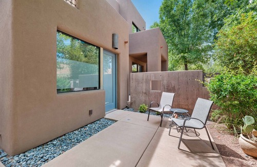 Ivins Condo | The Blue Moon - Ground Floor Suite w/Red Rock Views