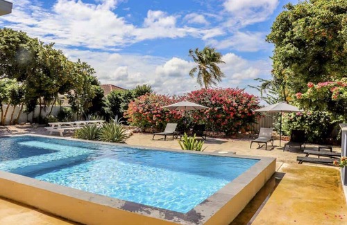 Marie Pampoen Villa | The Blue Ocean Villa - Telamonstraat 12