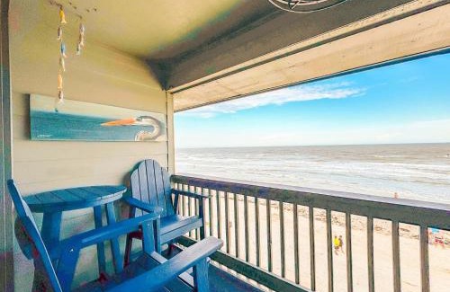 North Myrtle Beach House | The Blue Pearl Oceanfront Modern at Sea Cabin w Pool