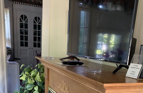 Brockport Bed & Breakfast | The Blue Room at The Victorian