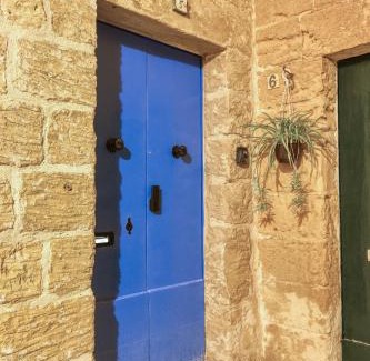 Ħal Bisbut Apartment | The Blue Village Suites by 360 Estates