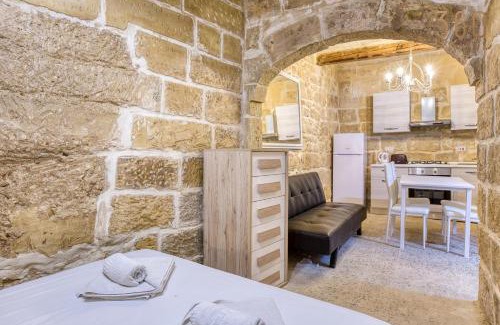 Ħal Bisbut Apartment | The Blue Village Suites by 360 Estates