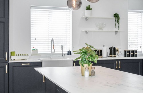 Redbridge Apartment | The Blueberry - Luxury Apartment by Damask Homes