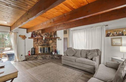 Peter Pan House | The BlueBird Retreat, Jacuzzi, BBQ