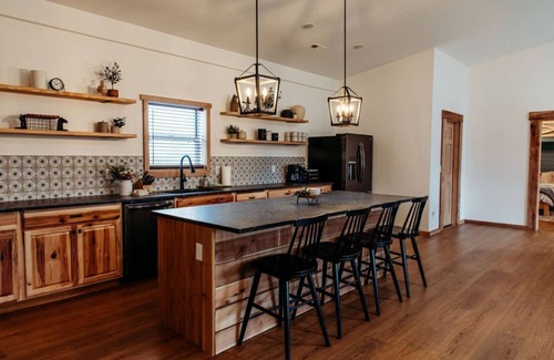 Jonesville Other | The Bluegrass Barndo - Brand New Farmhouse - 8 Acres - Near Ark - Pet Friendly