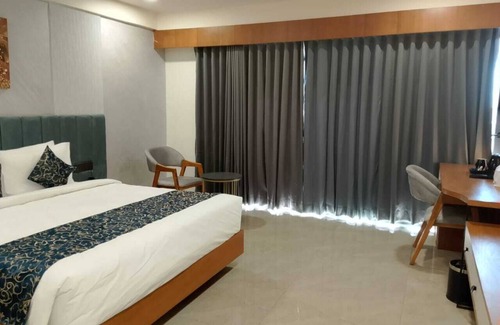 Sanand Hotel | The Blues Hotel