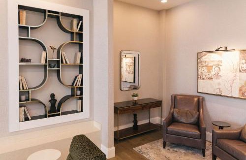 Yamacraw Village Hotel | The Bluff Hotel Savannah, Tapestry Collection by Hilton