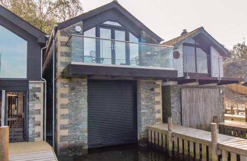Windermere House | The Boat House at Louper Weir