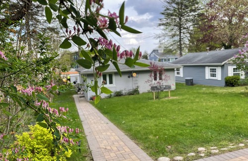 Kendall House | The Boat House - Cozy cottage on beautiful Gravel Lake