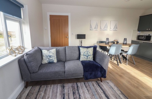 Carrigaholt Cottage | THE BOATHOUSE, family friendly in Carrigaholt, County Clare