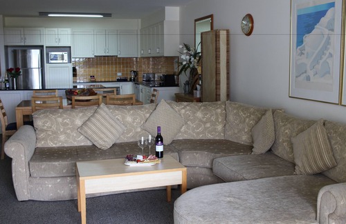 Tea Gardens Apartment | The Boathouse Luxury Apartments