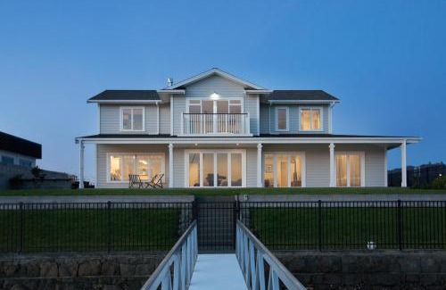 One Tree Point Apartment | The Boathouse
