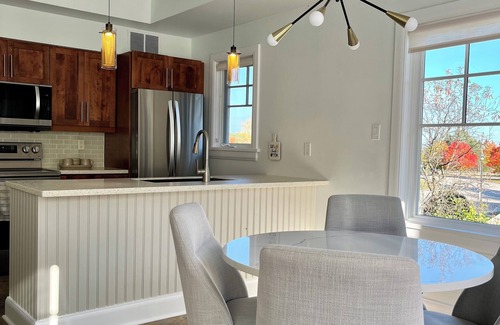Calabogie Condo | The Bogie Basecamp (Ski-in/out)