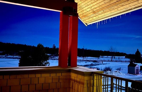 Calabogie Condo | The Bogie Basecamp (Ski-in/out)