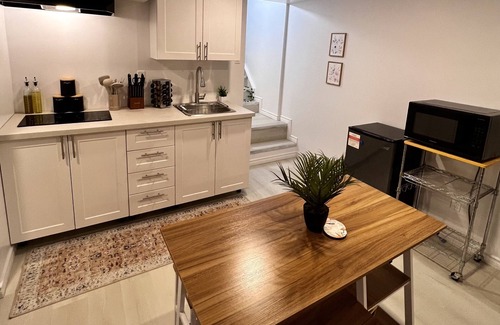 East Windsor Apartment | The Boho Oasis: Luxurious Studio Apartment, Quiet Court, Close to All Amenities!