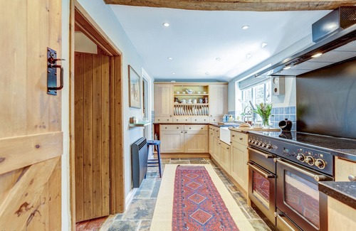Nuneham Courtenay Cottage | The Bolthole | Oxfordshire Holiday Let | 2 Beds & Sleeps 3