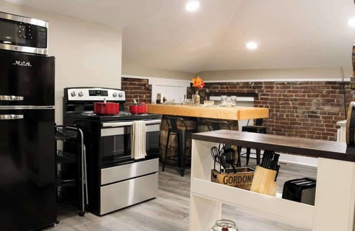 Butchertown Apartment | The Bonded Lounge Butchertown