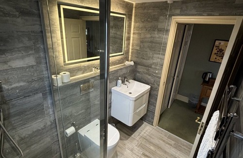 Flyford Flavell Hotel | The Boot Inn