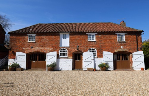Lincoln House | The Bothy - Cosy ground floor accommodation in restored stables. Dogs welcome