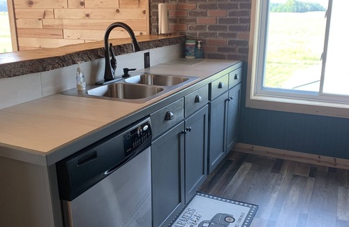 Hamilton Apartment | The Bourbon Barrel !NEW patio & firepit area!