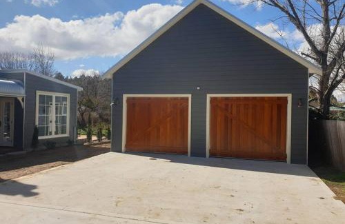 Uralla Ski Chalet | The Bower@ Kings Cottage