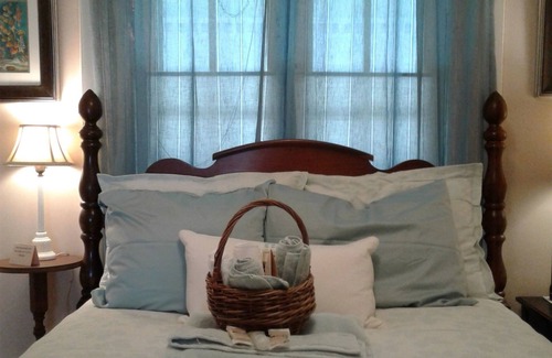 Louisa Bed & Breakfast | The Boxley Place Inn