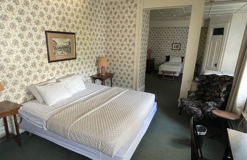 Brandon Hotel | The Brandon Inn - Family Suite For Four
