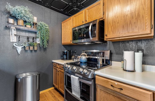Munds Park House | The breathtaking beauty of Arizona awaits at this 2-bedroom, 2-bathroom cabin!