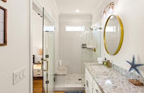 Crystal Beach House | The Breezy Turtle