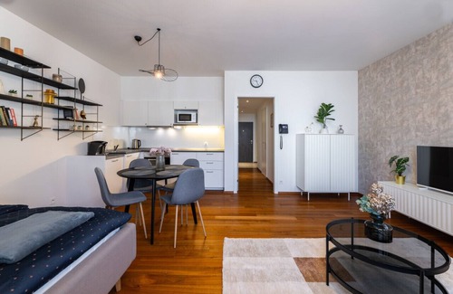 Michle Apartment | The Bright and Cozy Hideaway Studio