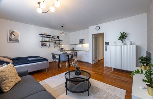 Michle Apartment | The Bright and Cozy Hideaway Studio