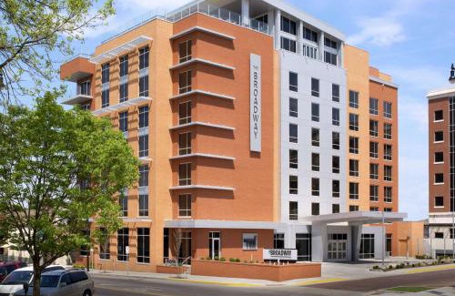 Columbia Hotel | The Broadway Columbia - a DoubleTree by Hilton Hotel