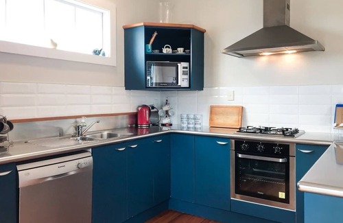 New Plymouth Cottage | The Brooklands Bungalow - charming garden cottage