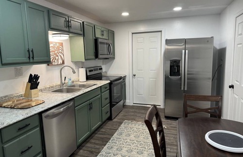 Summerlee Apartment | The Brown Stone on Main