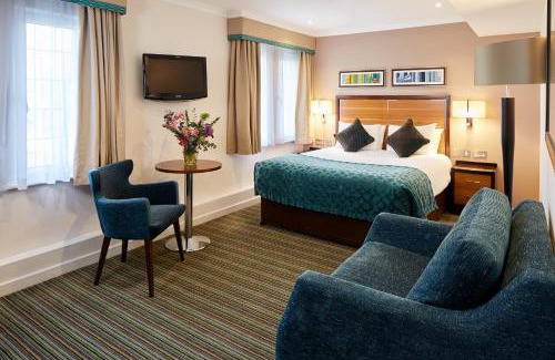 Gerrards Cross Hotel | The Bull