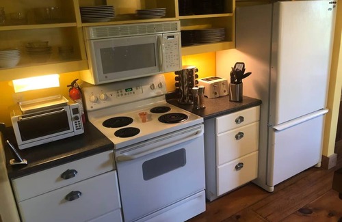 Etna Apartment | The Bullpen at The Yellow Barn Estate