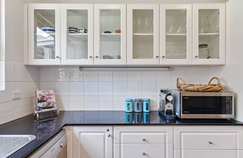 Bundanoon House | The Bundanoon Lakehouse - Amazing home with private lake