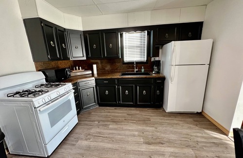 Claflin House | The Bungalow House; 2 Bed 1 bath; minutes from Cheyenne Bottoms! Pet Friendly.