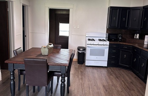 Claflin House | The Bungalow House; 2 Bed 1 bath; minutes from Cheyenne Bottoms! Pet Friendly.
